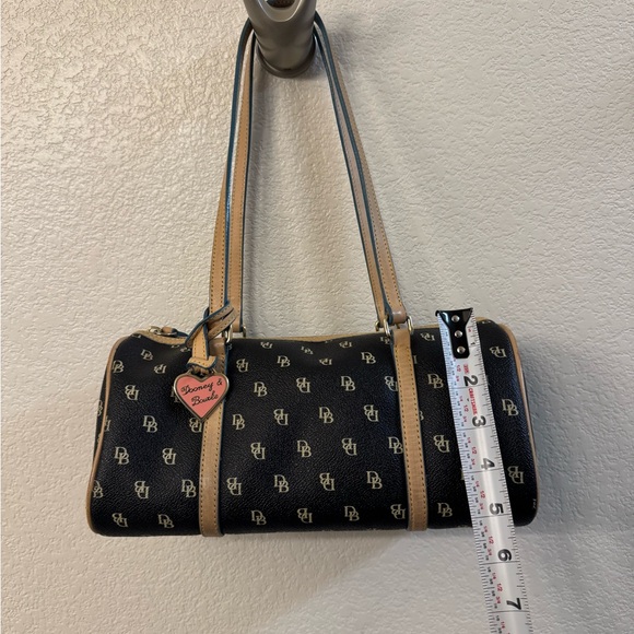 Dooney & Bourke Black and Tan Barrel Bag EUC - Picture 3 of 4
